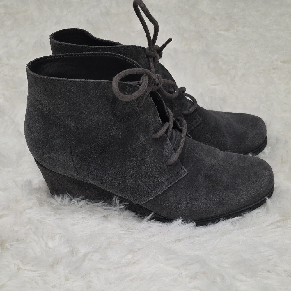 Michael Kors Suede Ankle Boot. Size 6.5